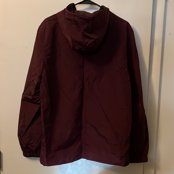 Mens Maroon Windbreaker - Size Medium - Picture 2 of 2